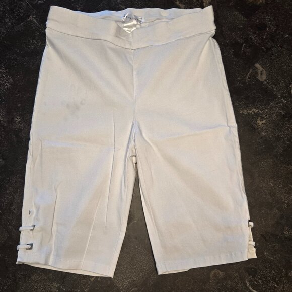 RETRELOGY WHITE STRETCH BERMUDA SHORTS - Picture 1 of 5